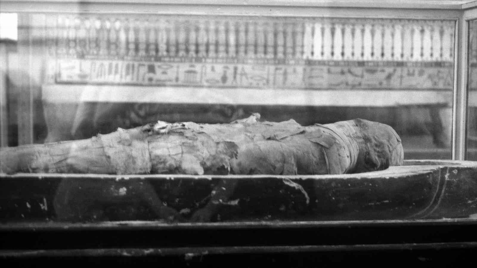 Kial Egiptanoj Mumifikis siajn Mortintojn: Religio kaj la Postmorta Vivo