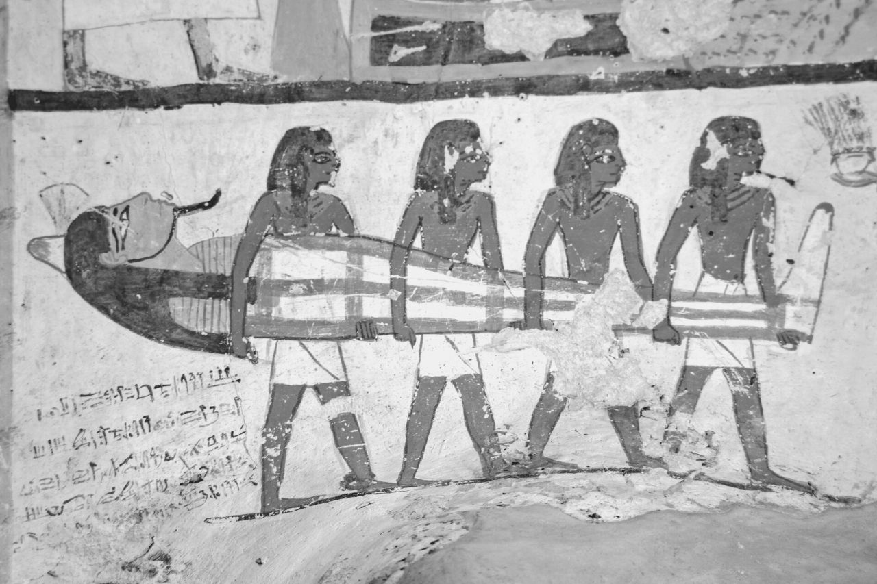 Kiuj Klasoj de Egiptanoj Partoprenis en Mortoritoj en Antikva Egipto?