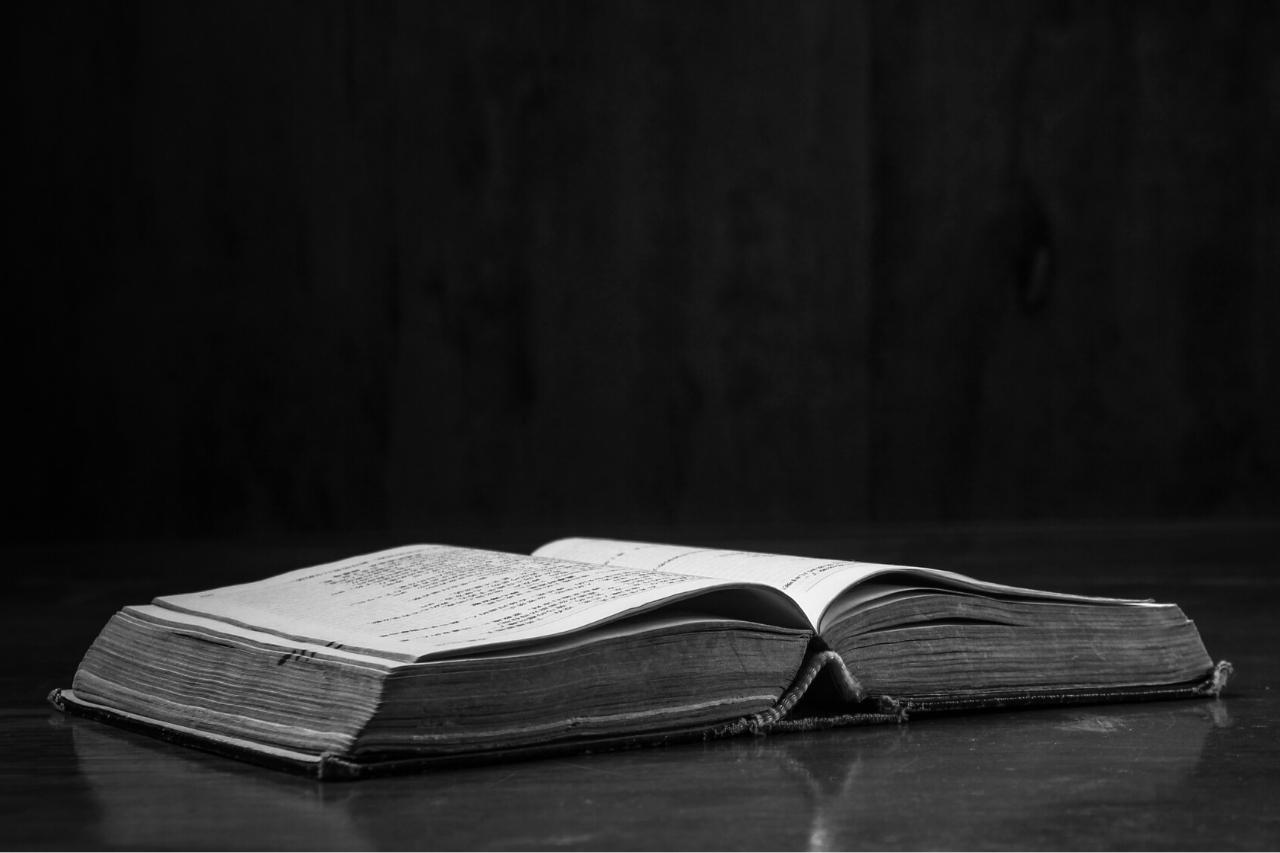 Biblio de la Anunakioj: La Antikva Fonto de Magio kaj Longa Vivo