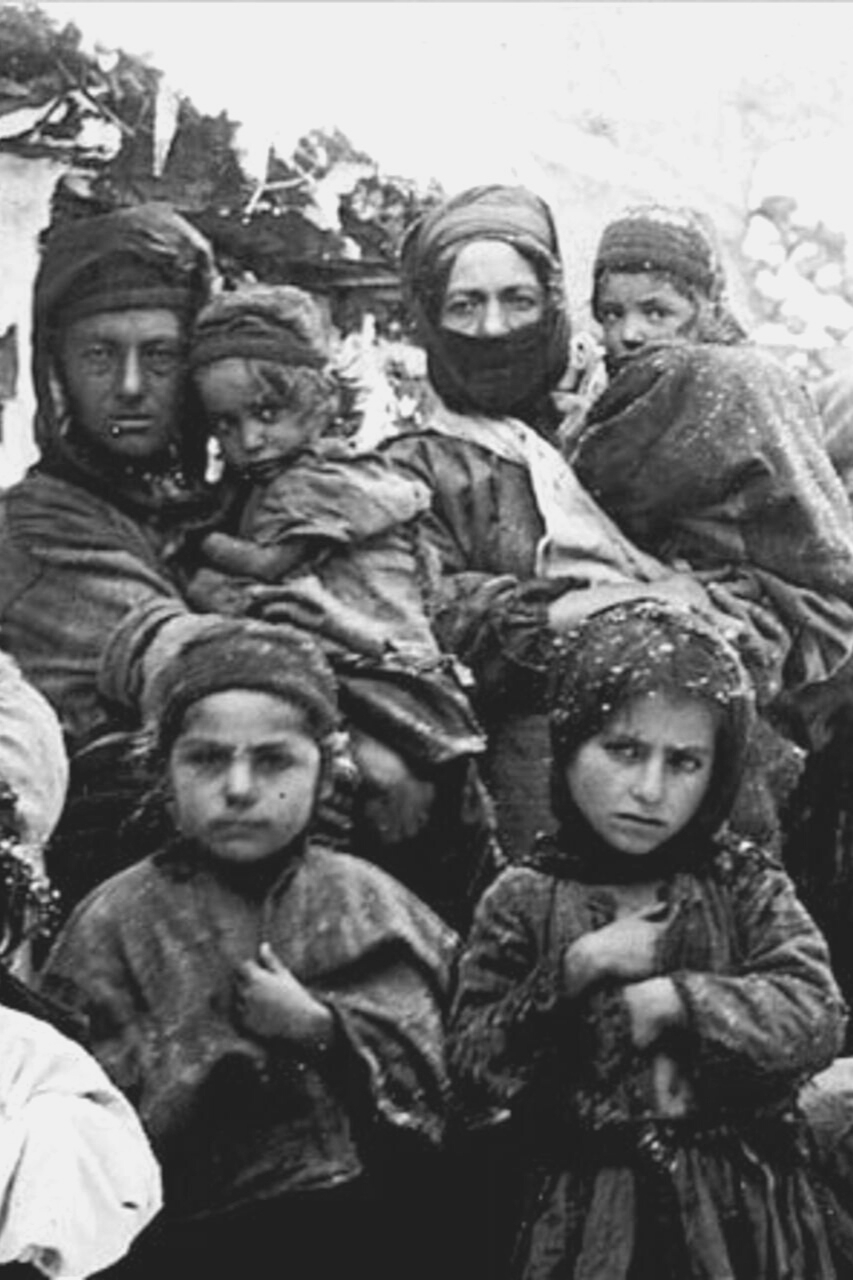 La Armenoj: Kiuj Ili Estas? – Originoj, Historio kaj Kulturo