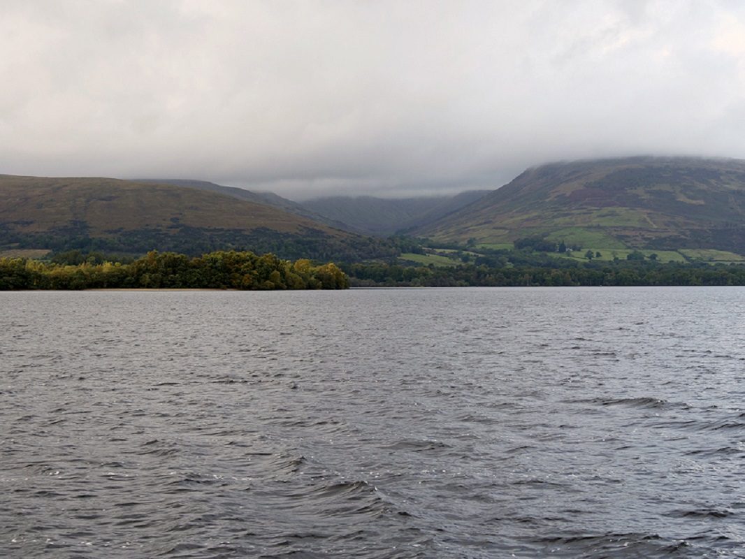 Loch Lomond, proksime de la ebla loko de la Batalo de Leithreid de Aedan. Foto de David Dixon, CC-BY 2.0