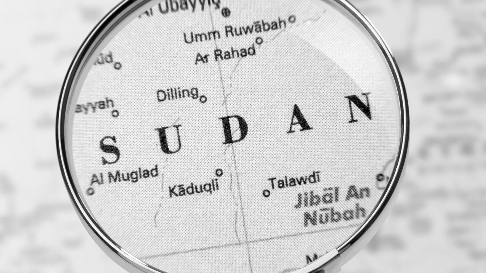 Sudana Religio: Kiel Islamo Formis la Kulturon de Antikva Lando
