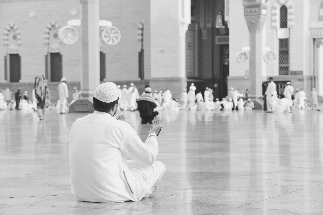 Sunaa Islamo kaj Ŝijaismo: La Antikva Skismo. Kio Estas la Diferenco?