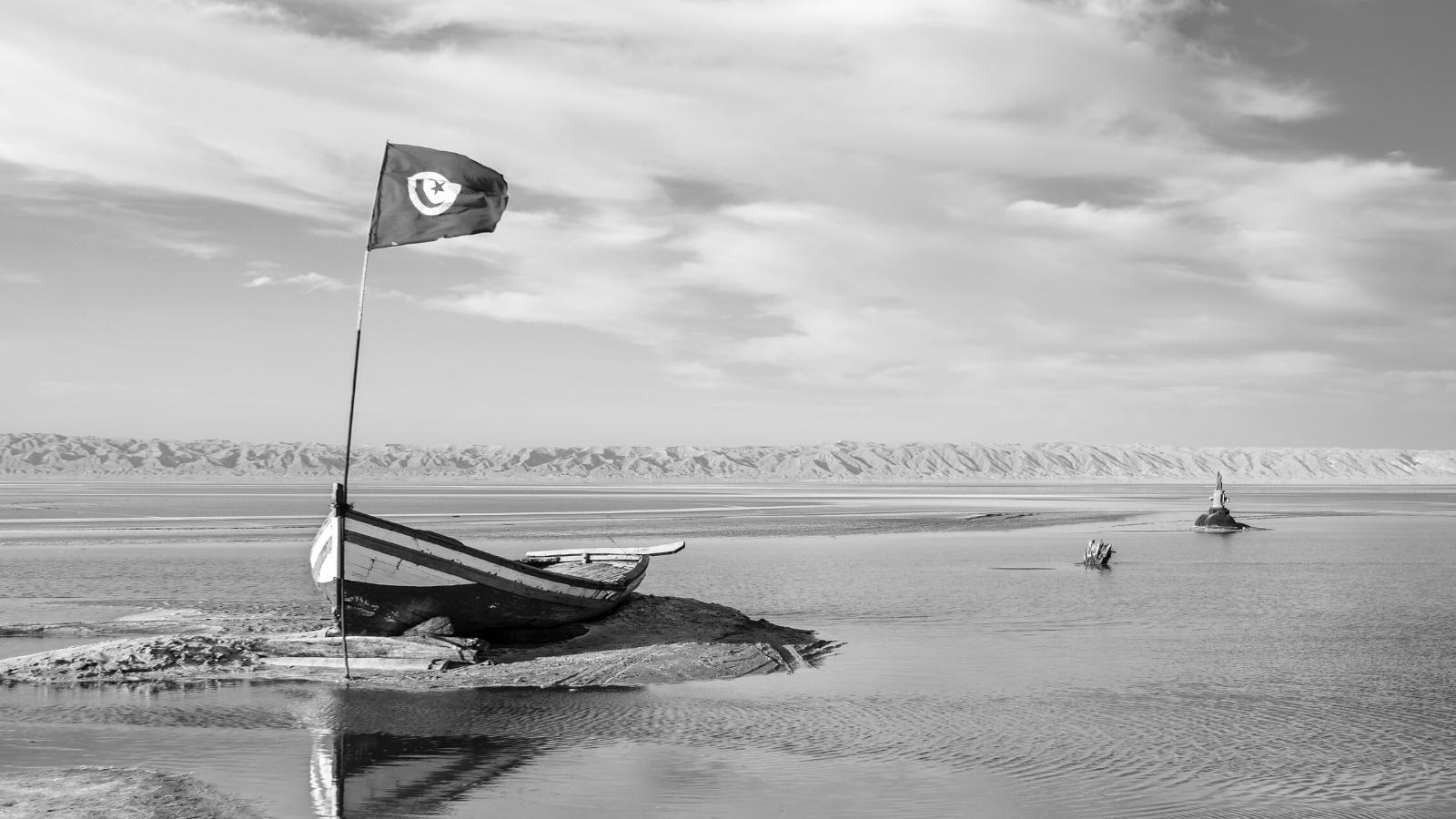 Tunizia Historio: La Lando de Imperiestroj, Sanktuloj kaj Mistikuloj