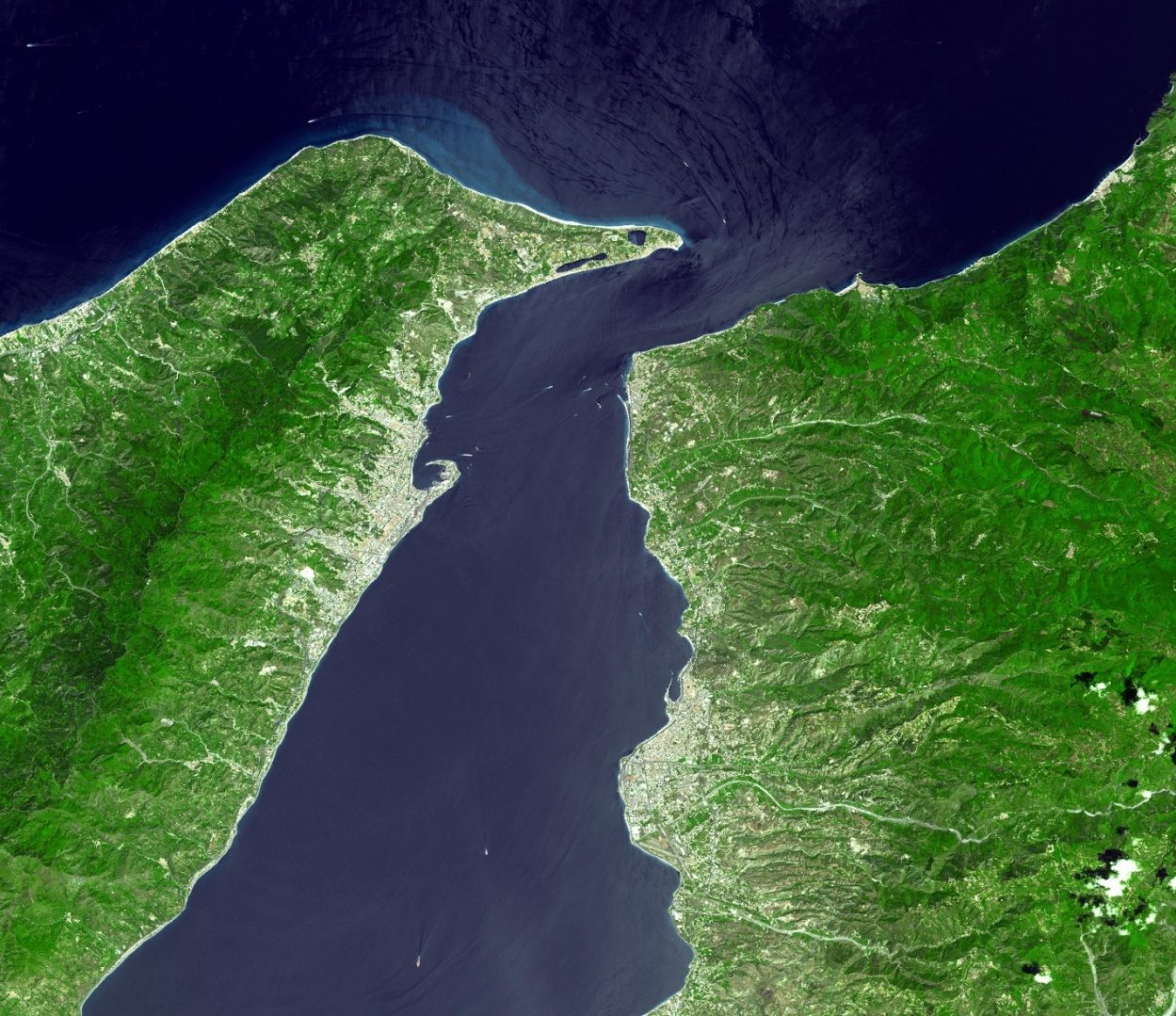 Mesina Markolo. Foto de Nasa