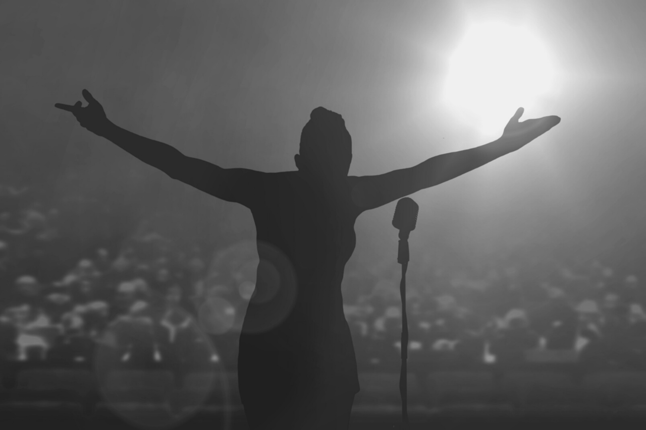 Umm Kulthum: Festado de la Vivo per Arabaj Kantoj kaj Kulturo