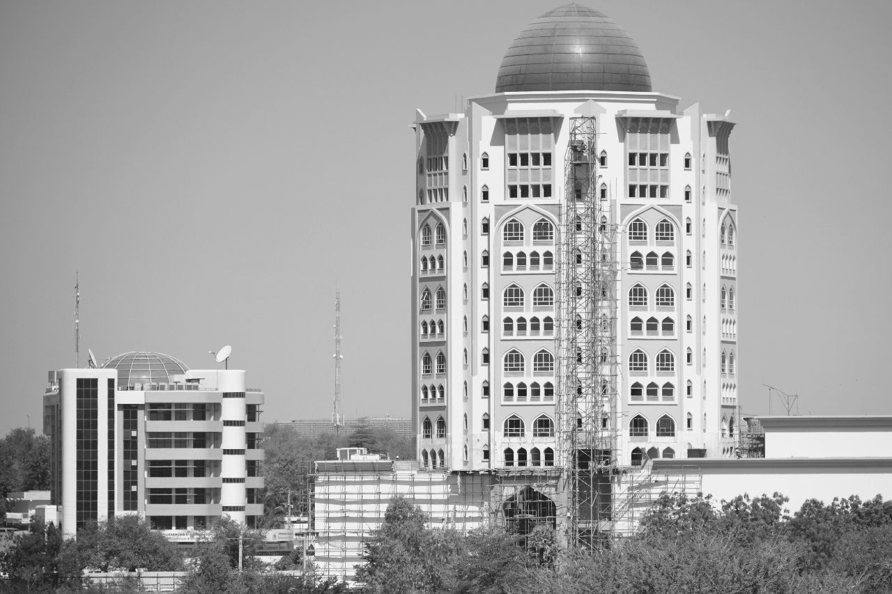 Waqf-turo kaj la pli malgranda Euro World-konstruaĵo, Niamey, Niĝero