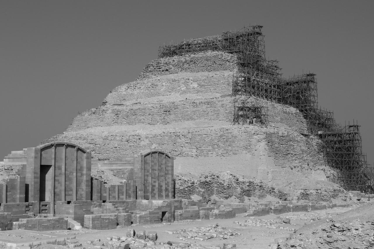 Kio estas la piramido de Saqqara